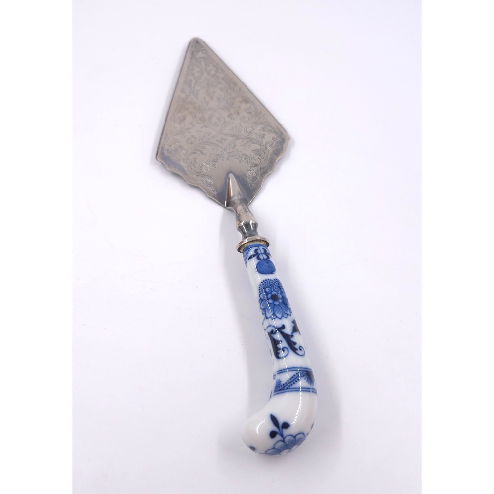 Antique BLUE DANUBE Blue Onion Pie Server Blue White